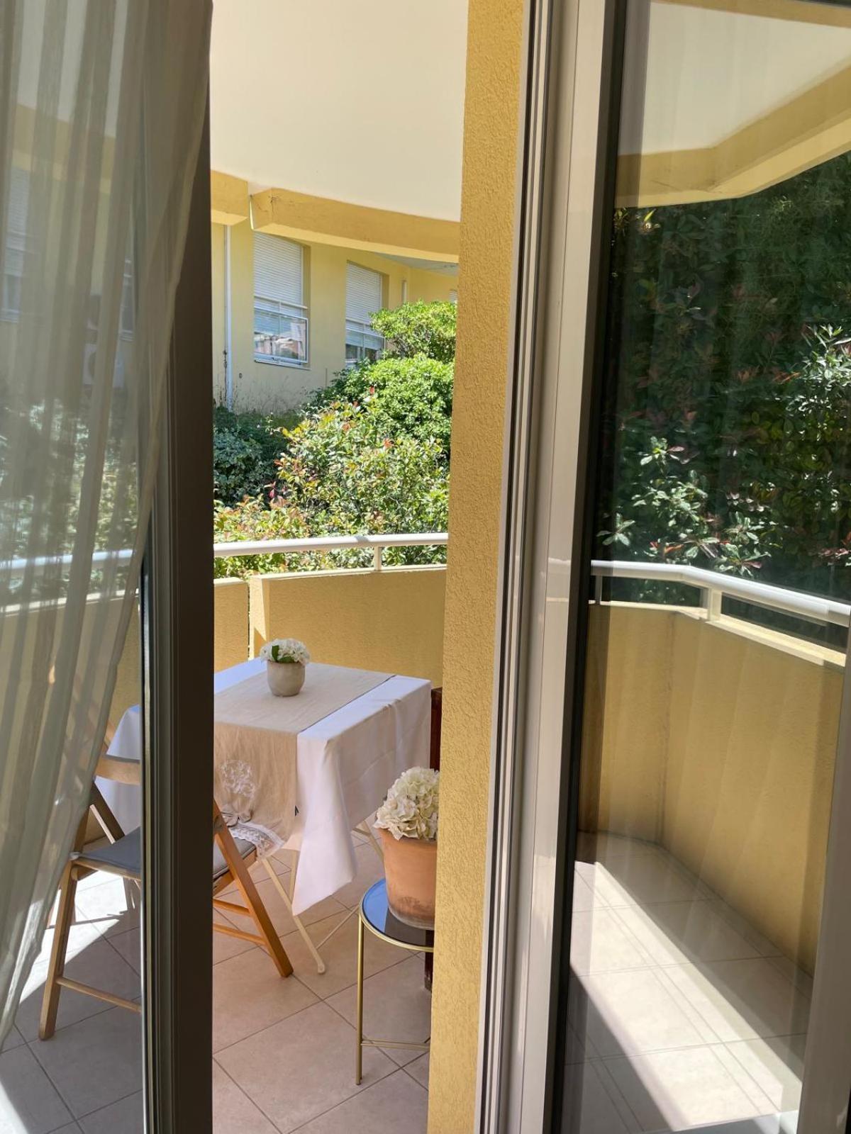 Bed and Breakfast Grace & Breakfast Beausoleil Exterior foto